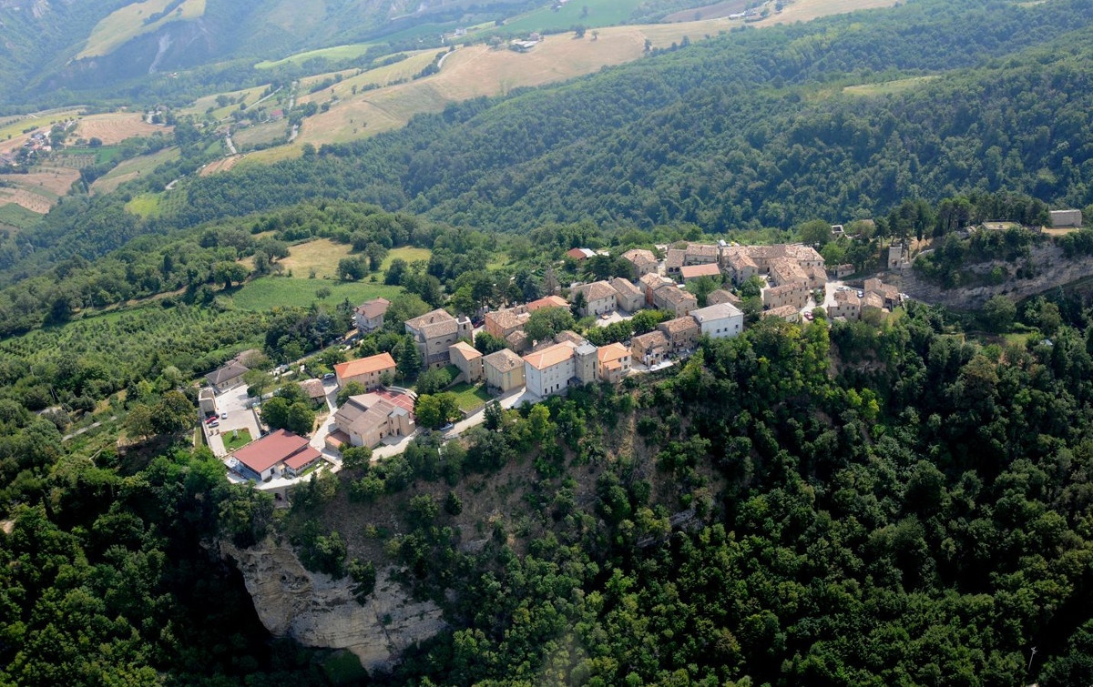 Smerillo a contatto con la natura